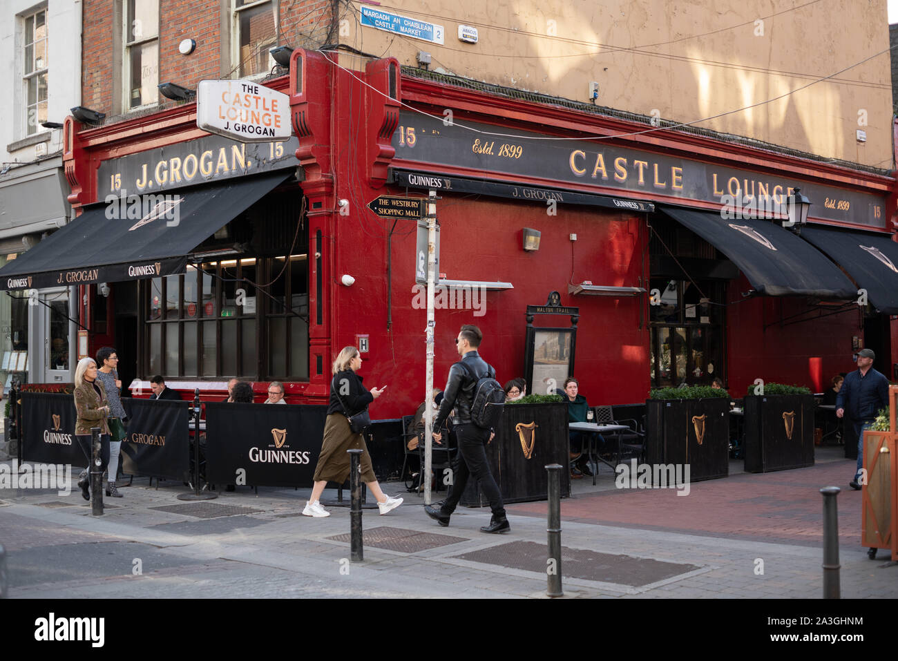 J Grogan Castle Lounge, Dublino, Irlanda. Foto Stock