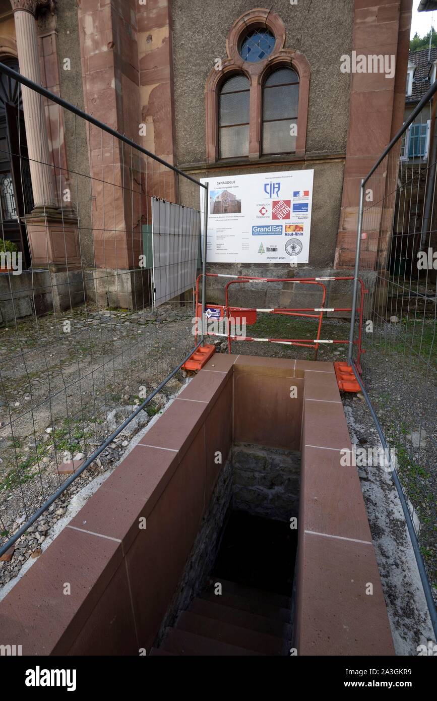 Francia, Haut Rhin, Thann, Rue de l'Etang, la sinagoga e il restauro della Mikvah, bagno rituale nel 2019 Foto Stock