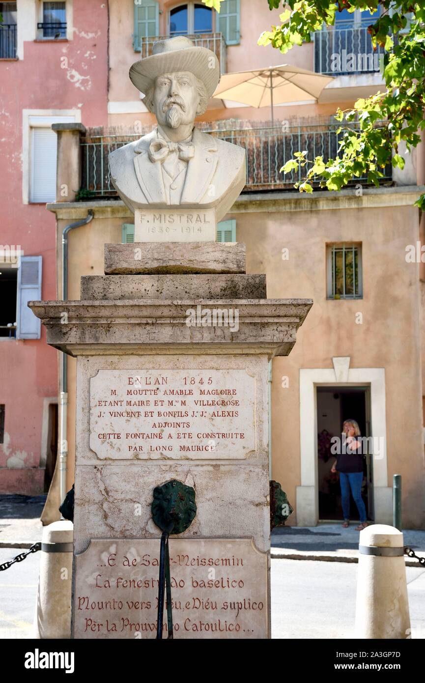 Francia, Var, Provence Verte, Saint Maximin la Sainte Baume, busto di Fr?d?ric Mistral Foto Stock
