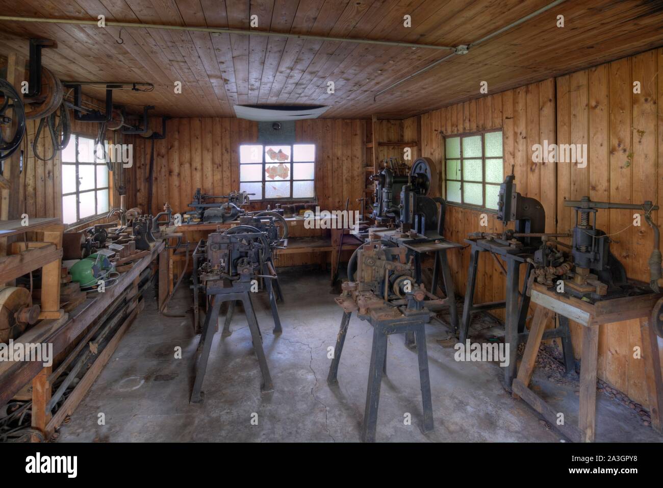 Storico, macchine utensili per la lavorazione dei metalli, workshop intorno al 1930, Media Franconia, Baviera, Germania Foto Stock