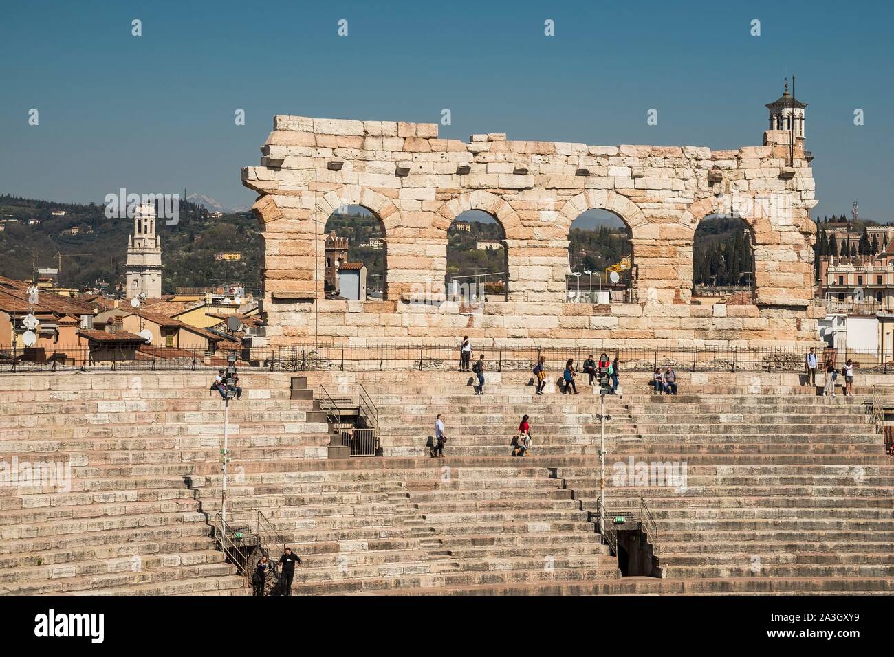 L'Italia, Veneto, Verona, elencato come patrimonio mondiale dall' UNESCO, l'Arena di Verona in Piazza Bra, antico anfiteatro romano costruito nel 30 dopo il J-C Foto Stock