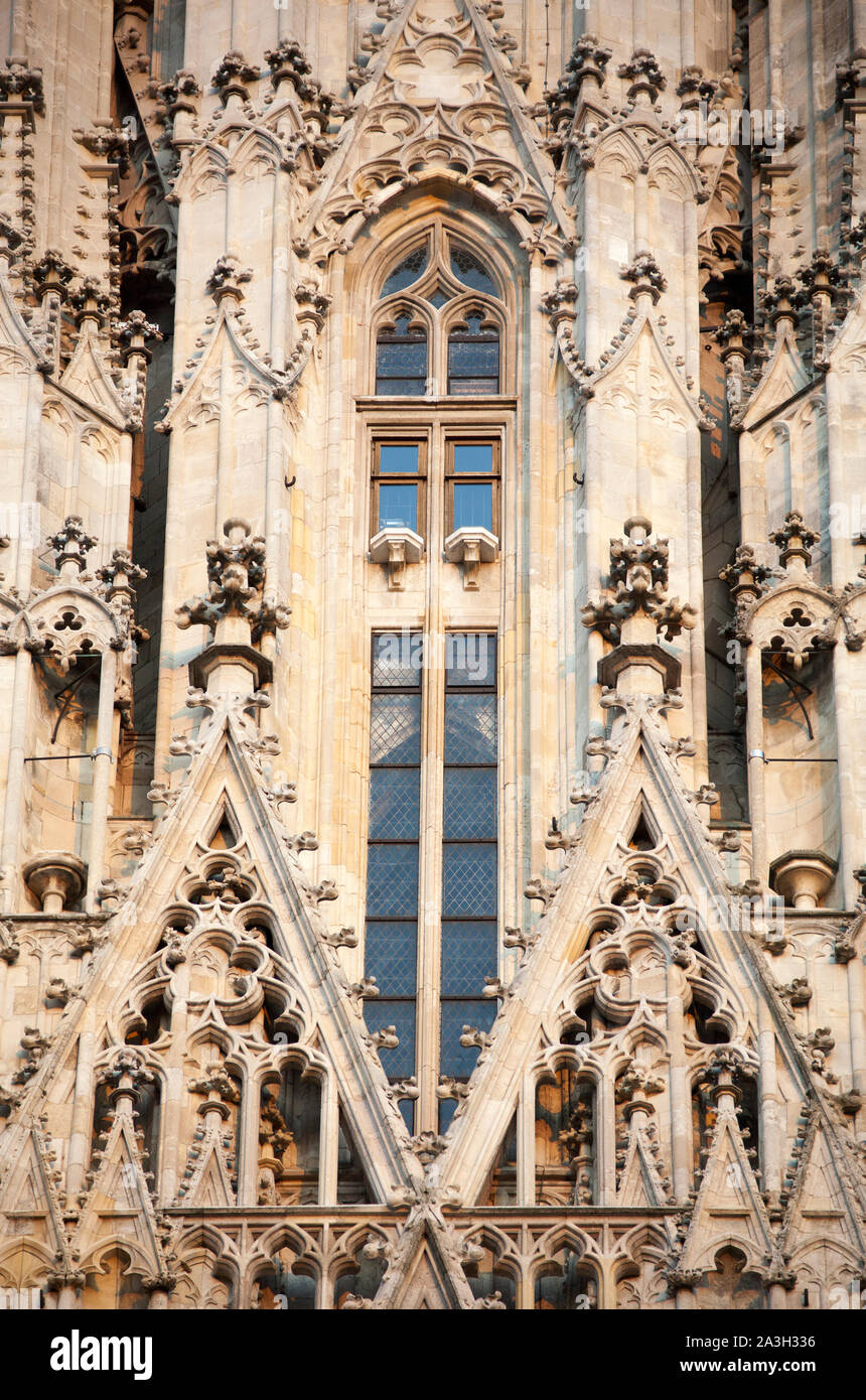 La finestra e la parte esterna del XII secolo la Cattedrale di Santo Stefano a Vienna (Austria). Foto Stock
