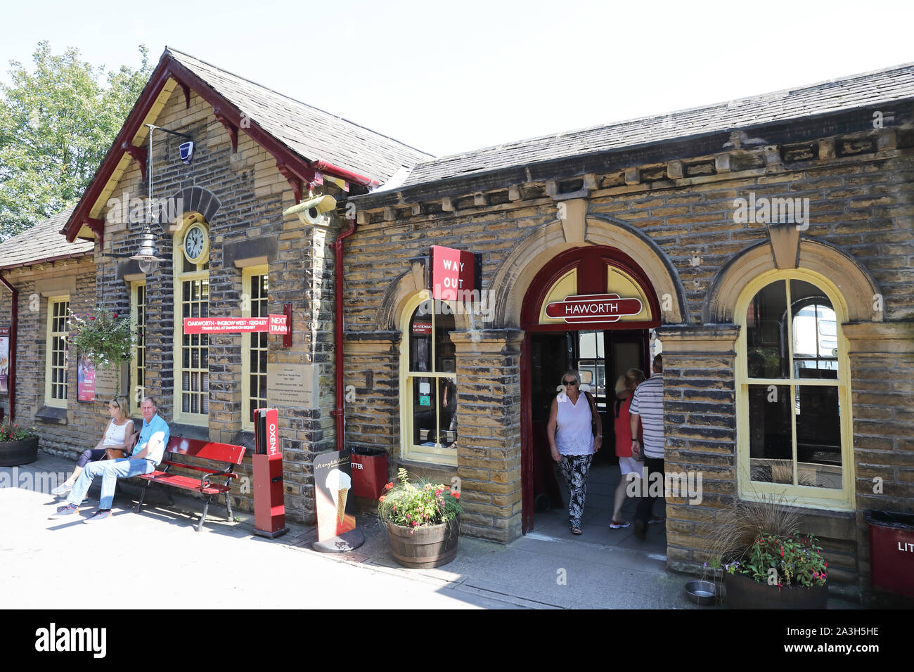 La Keighley & Worth Valley heritage steam railway station in Haworth, West Yorkshire, Regno Unito Foto Stock