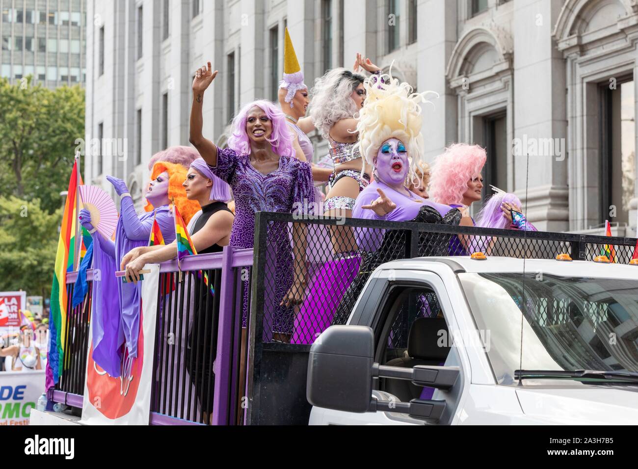 Canada, Provincia del Quebec e di Montreal, Montreal Pride Festival, Parata Finale, LGBTQIA+ Comunità ((lesbiche, gay, bisessuali, trans queer, intersechi, asessuale)) Foto Stock
