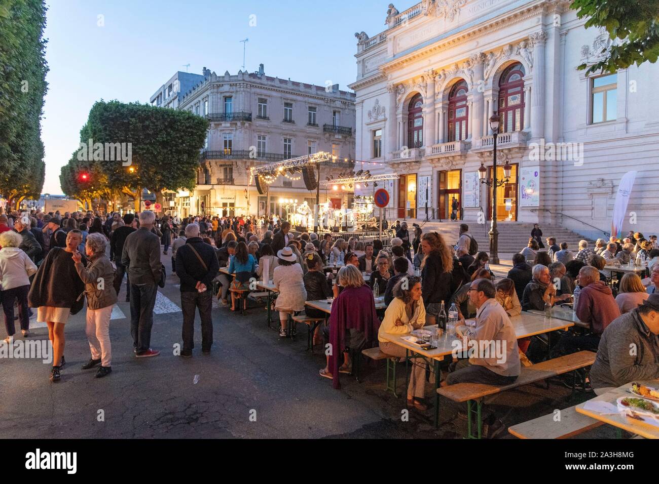 Francia, Herault, Sete, Moliere teatro, pasto gigante in strada Foto Stock