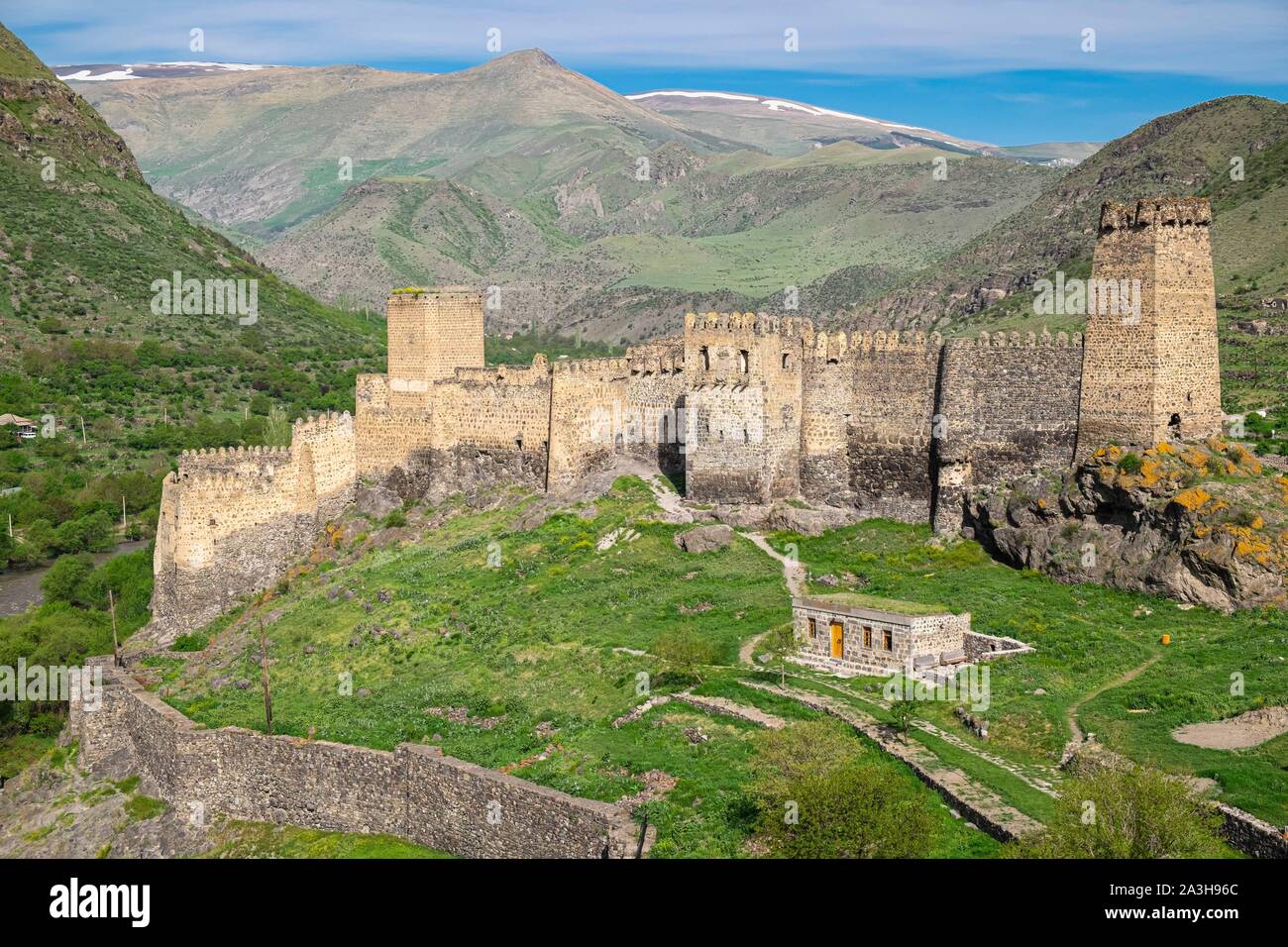 La Georgia, Samtskhe-Javakheti regione, la medievale rocca Khertvisi si affaccia sul Kura (o) Mtkvari valley Foto Stock