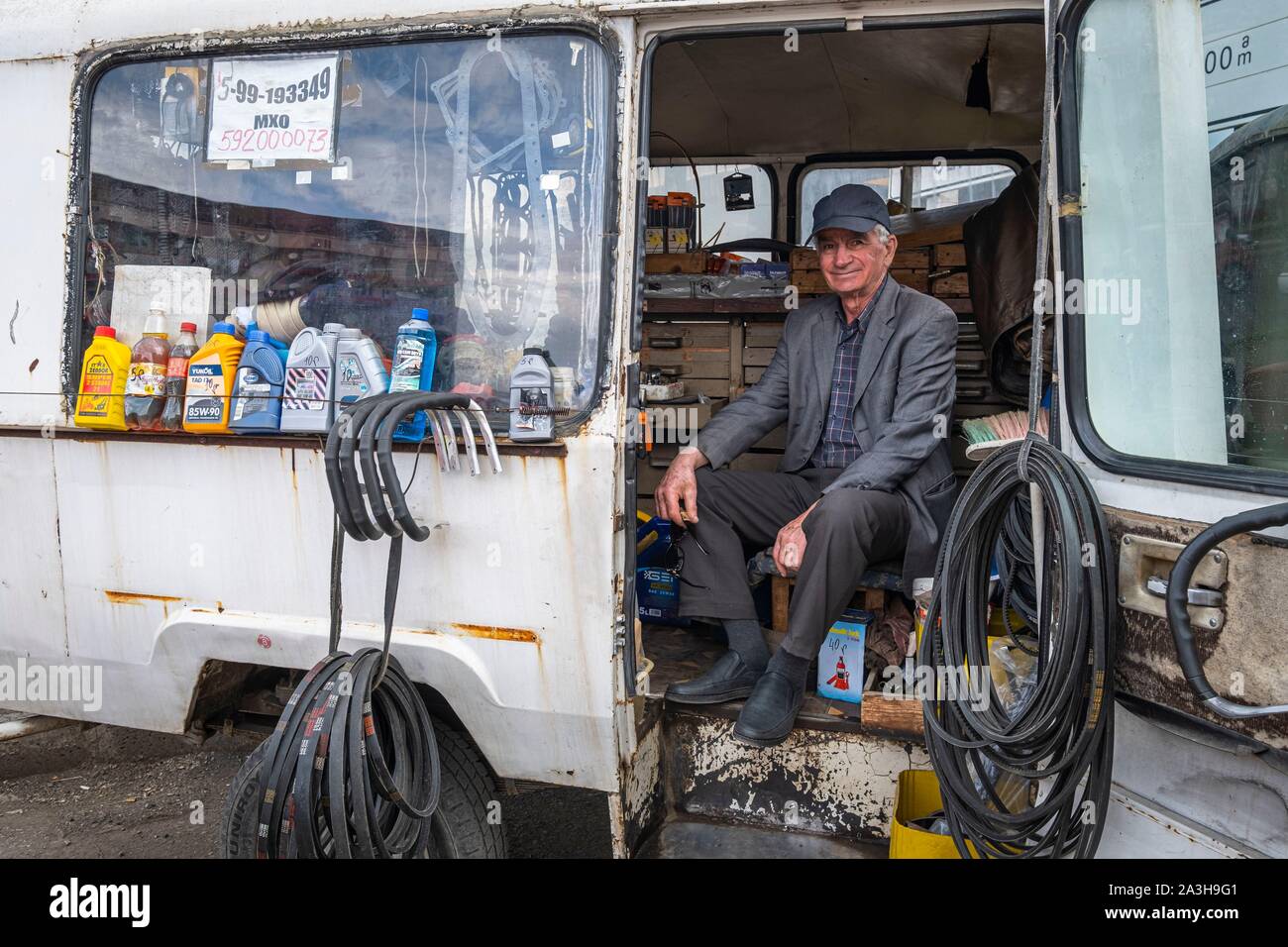 La Georgia, Samtskhe-Javakheti regione, Akhaltsikhe, mercato delle pulci Foto Stock
