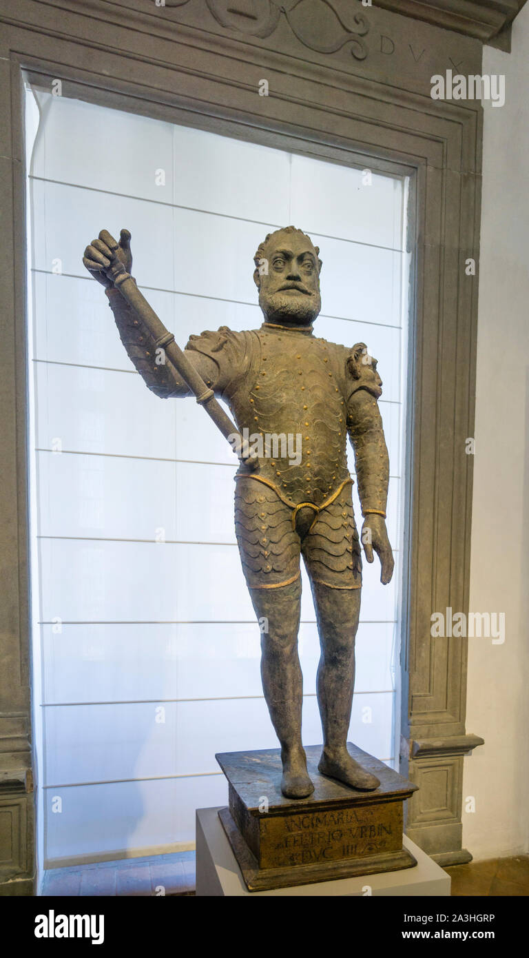 Staue di Francesco Maria I Della Rovere presso il museo di Palazzo Ducale, Gubbio in Umbria, Italia Foto Stock