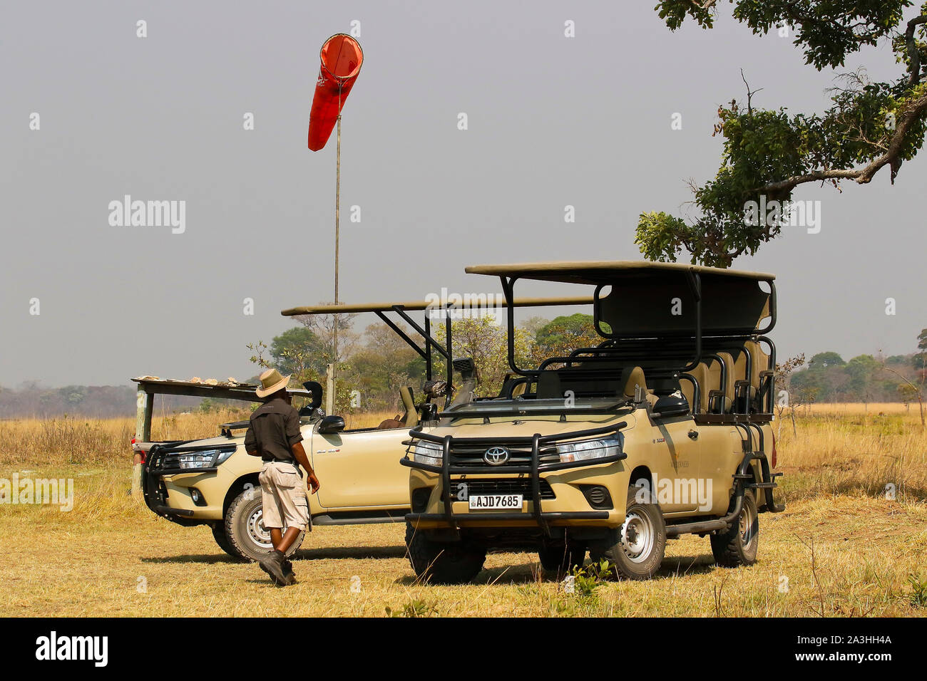 Veicoli di Safari. Busanga Plains. Parco Nazionale di Kafue. Zambia Foto Stock