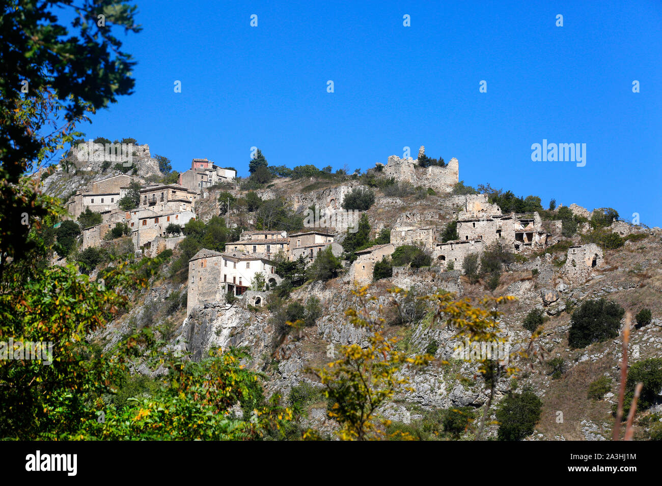 A Pescosansonesco Vecchio nella regione Abruzzo d'Italia. Foto Stock