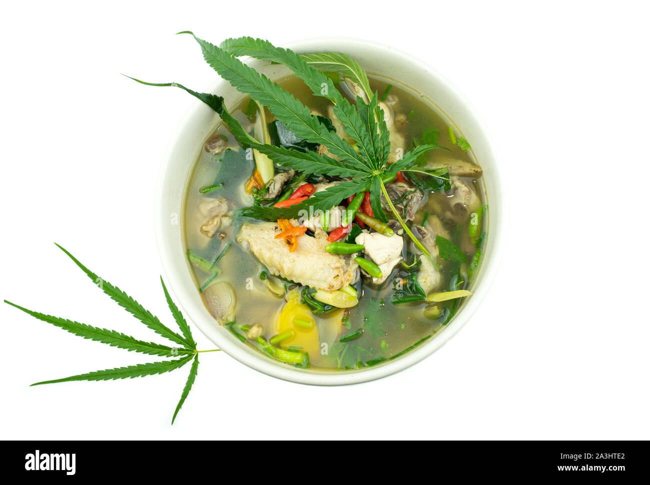 Cibo tailandese pollo zuppa piccante su Blow, Tom Yum Kai Foto Stock