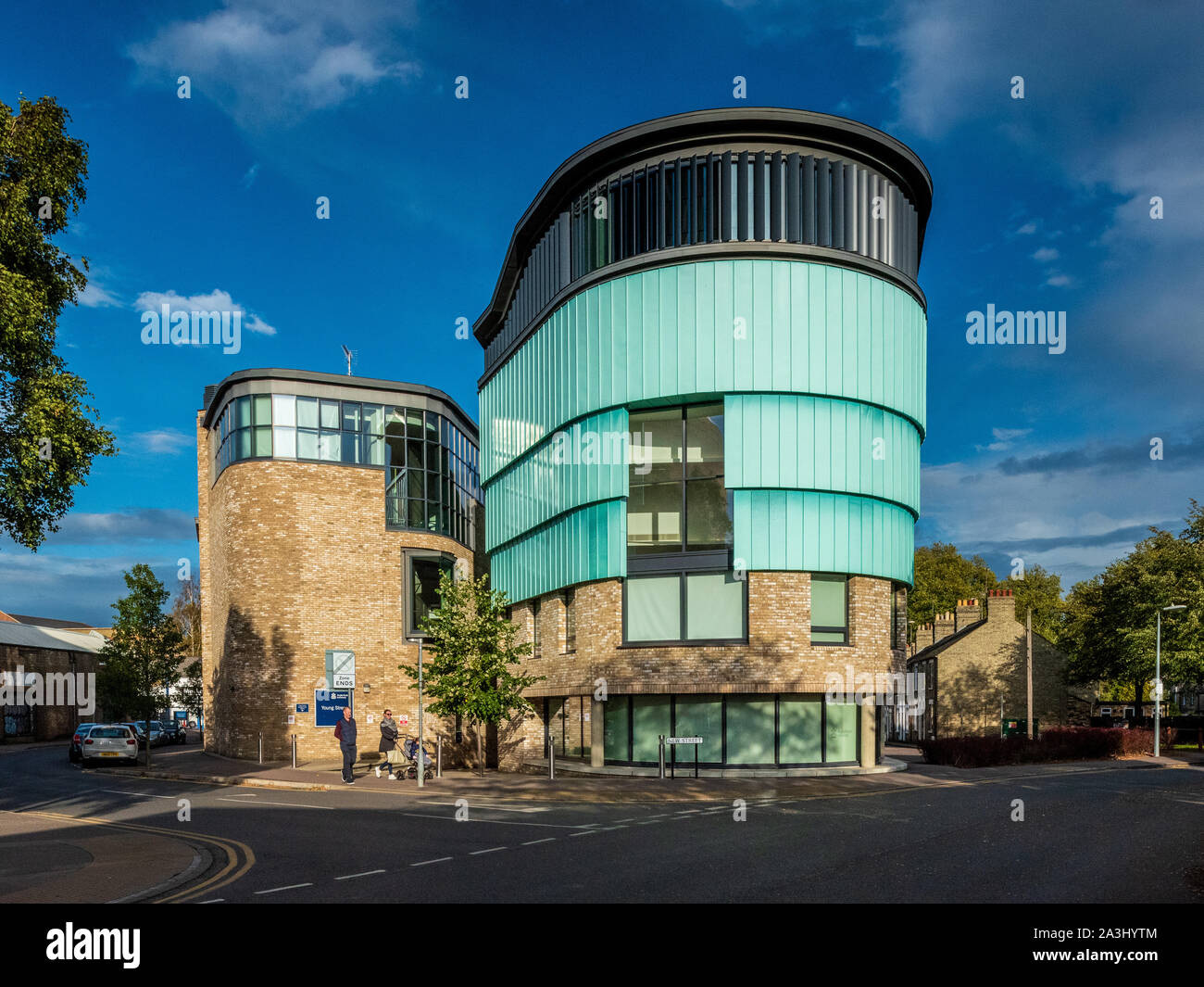 Anglia Ruskin University di Cambridge ARU - Young Street sito / Campus - nuovi edifici. Aperto 2015 architetti Richard Murphy Architects Foto Stock