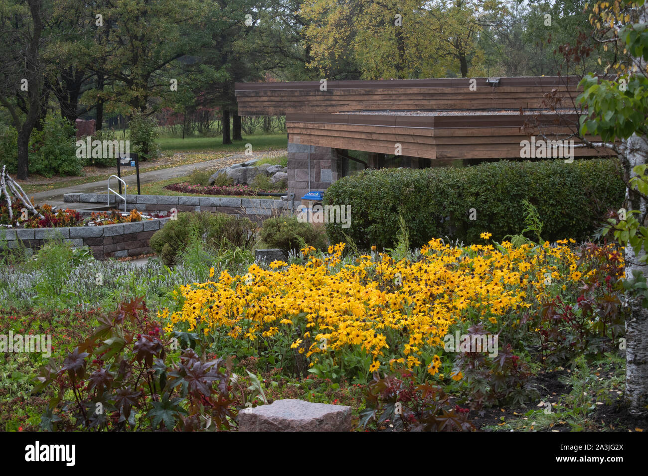 La pace internazionale giardino per gli Stati Uniti e il Canada, il confine tra il Rugby North Dakota USA e Bossevain Manitoba Canada Foto Stock