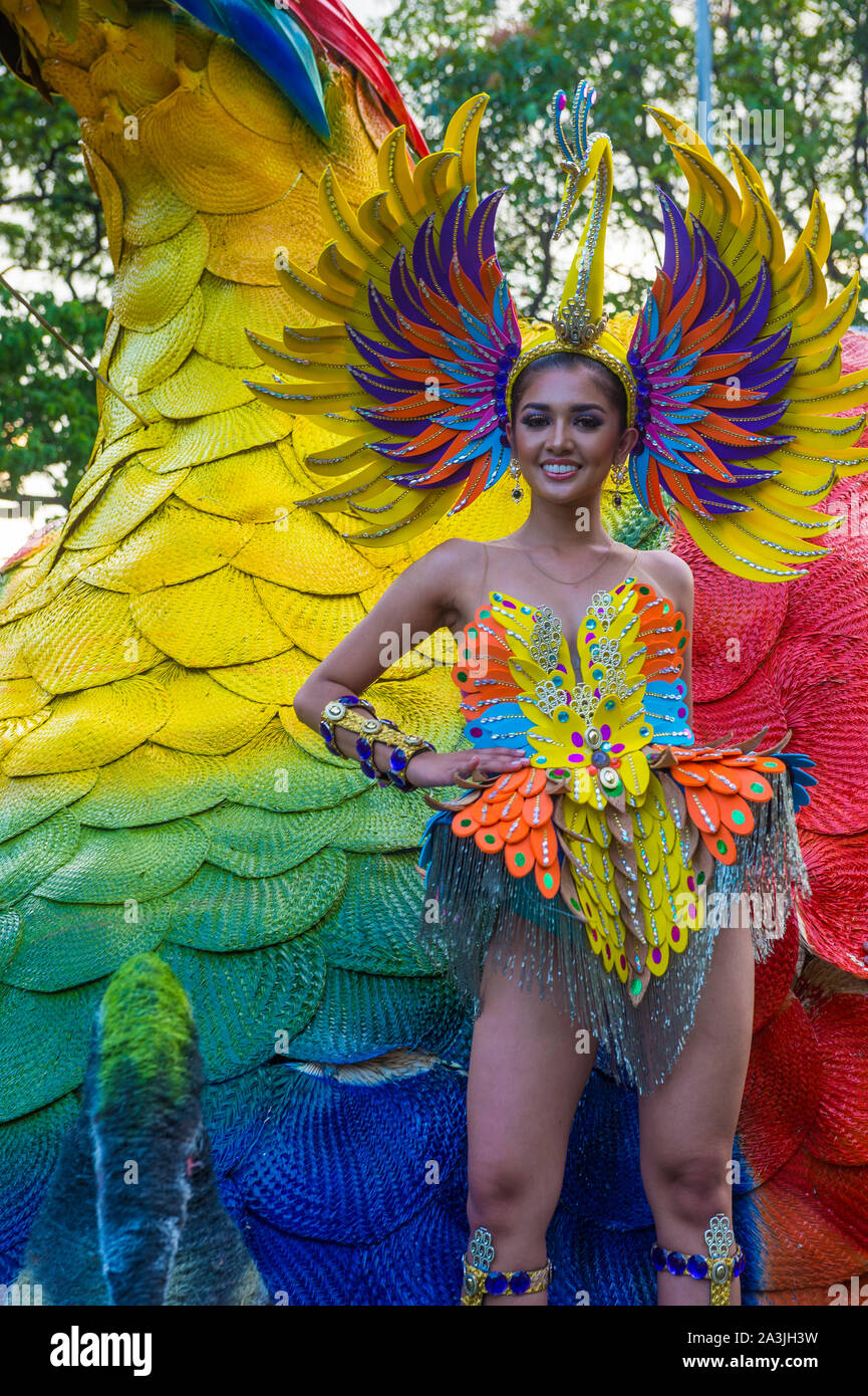 Partecipante alla festa di Aliwan a Manila Filippine Foto Stock