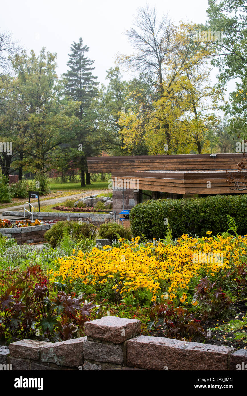 La pace internazionale giardino per gli Stati Uniti e il Canada, il confine tra il Rugby North Dakota USA e Bossevain Manitoba Canada Foto Stock