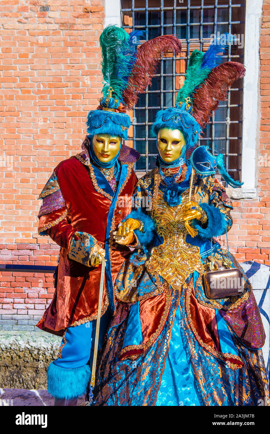 Venezia, Italia - FEB 26 : i partecipanti a Venezia il Carnevale di Venezia , Italia il 26 febbraio 2019. Il Carnevale di Venezia è famosa nel mondo per la sua elabo Foto Stock