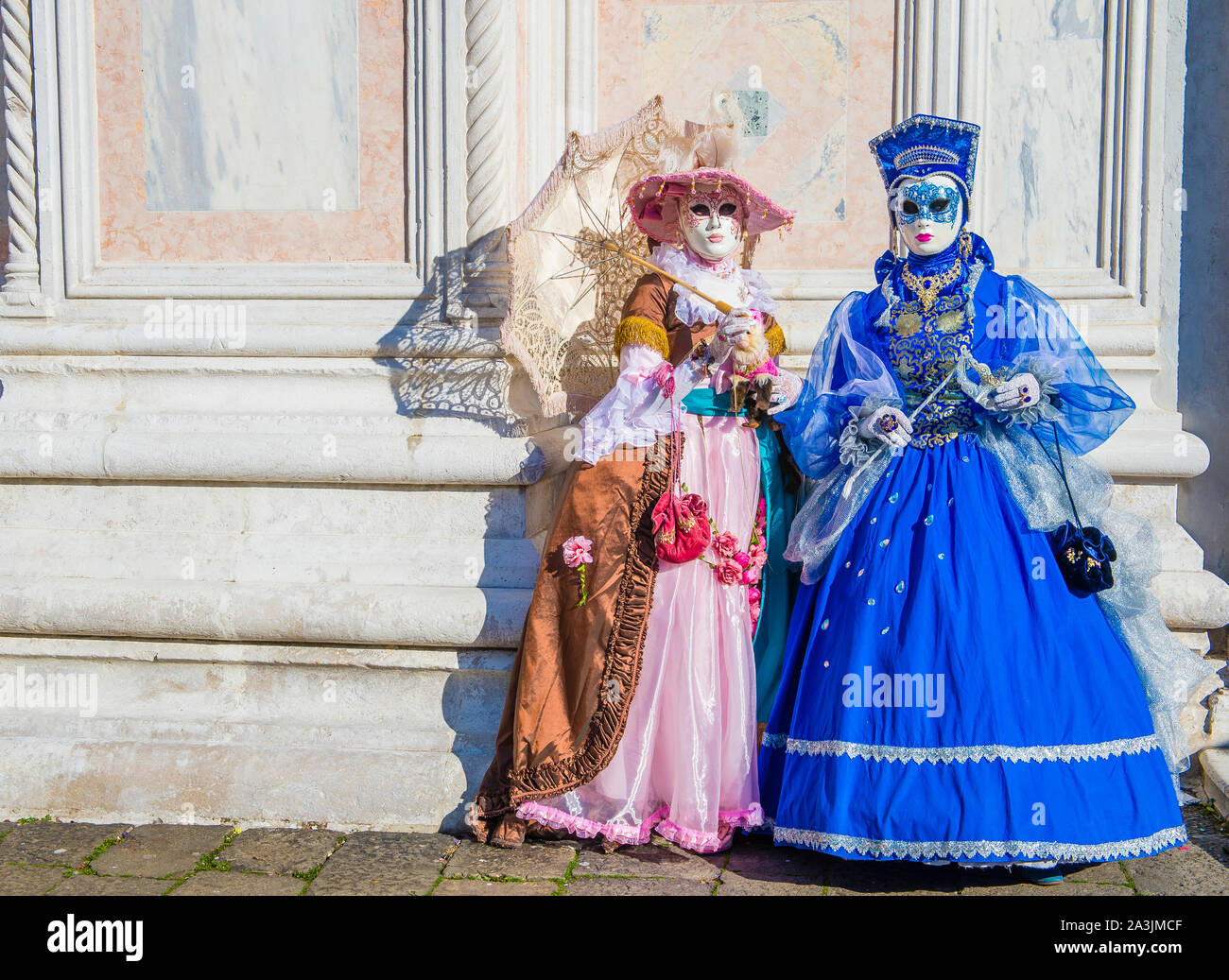 Venezia, Italia - FEB 26 : i partecipanti a Venezia il Carnevale di Venezia , Italia il 26 febbraio 2019. Il Carnevale di Venezia è famosa nel mondo per la sua elabo Foto Stock