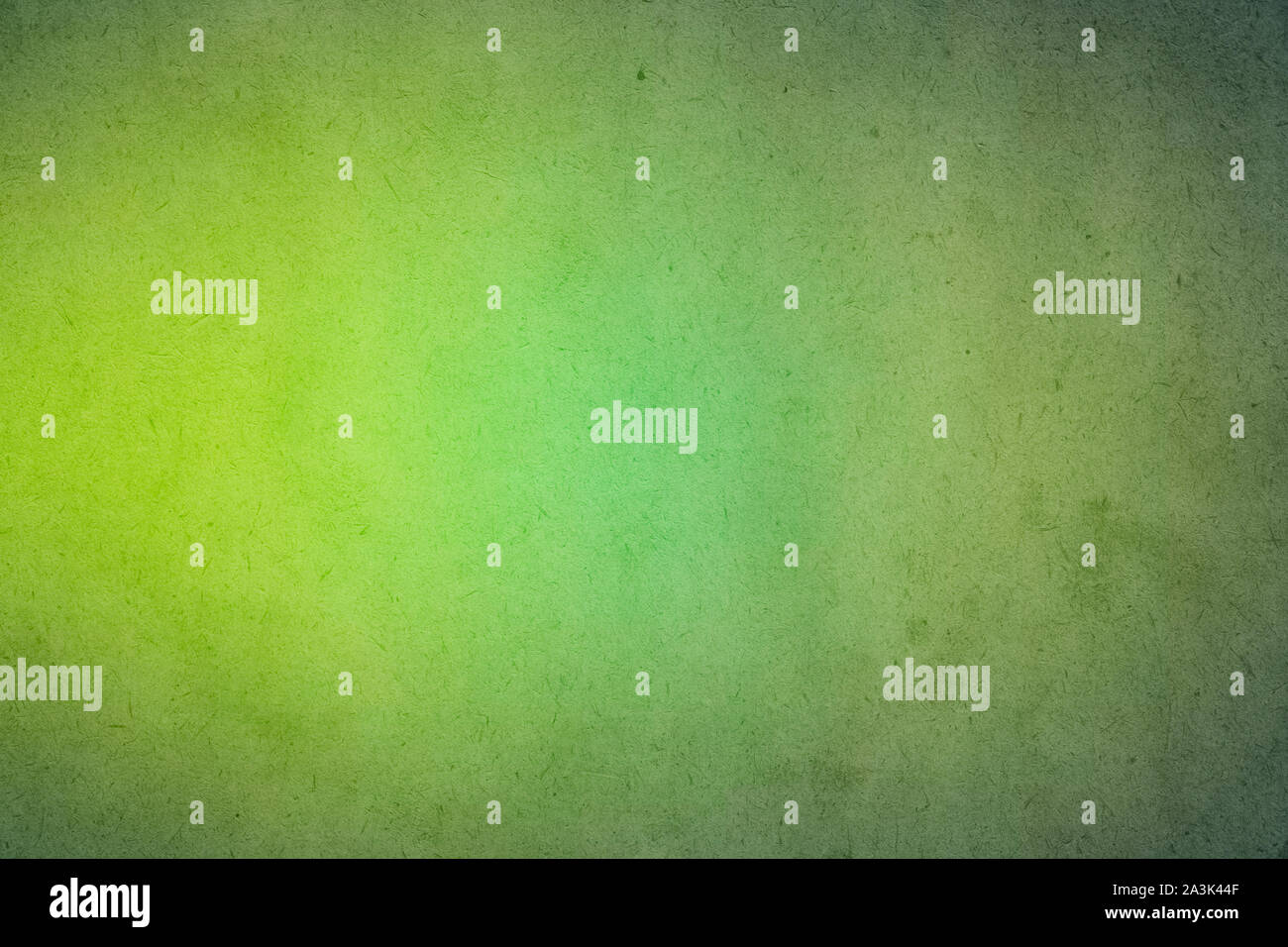 Natura verde gradiente vernice ad acquerello su carta vecchia con sbavature di granella sporca astratto di texture per Foto Stock