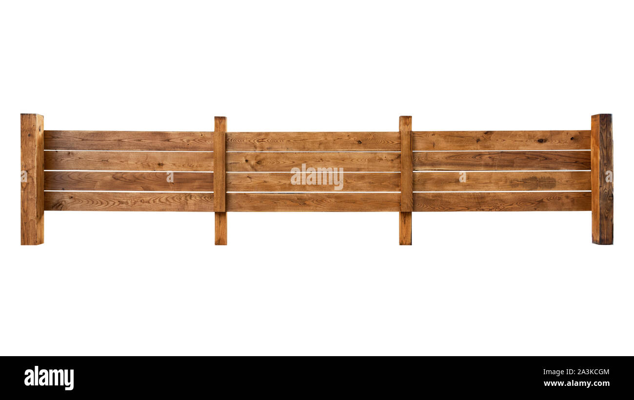 Staccionata in legno fatto di tavole di legno isolato su sfondo bianco Foto Stock