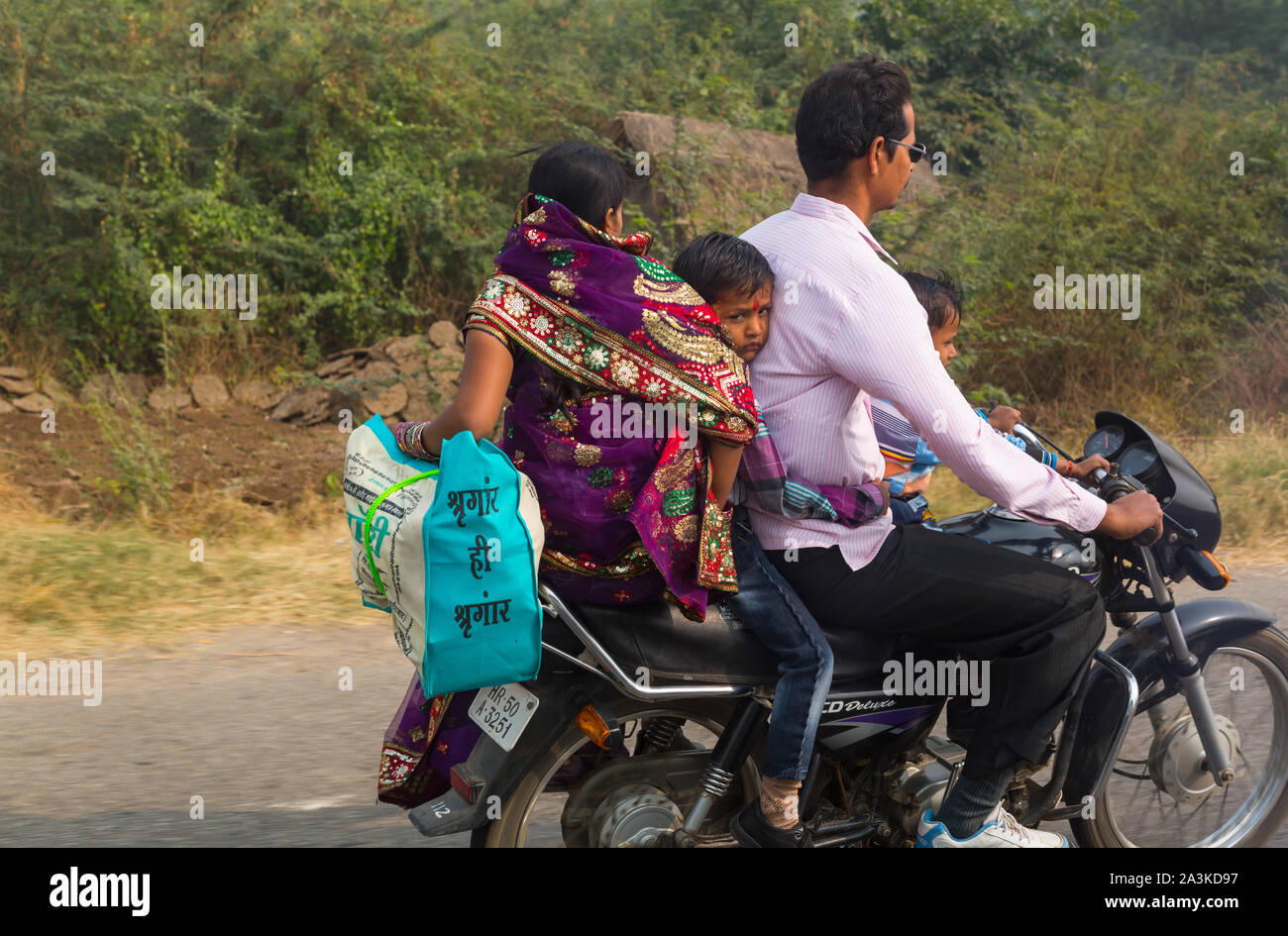 Traffico sulle strade dell'India Foto Stock