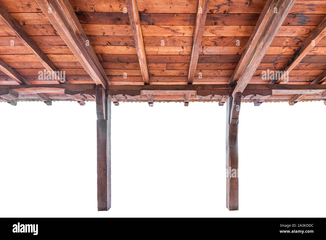 Tradizionale tetto in legno interni in stile rustico isolato su sfondo bianco Foto Stock