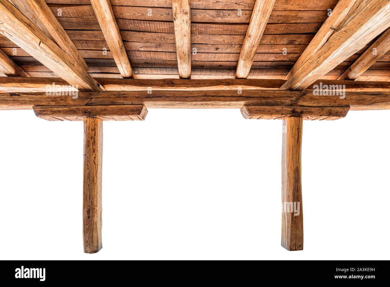 Fatte a mano in legno del tetto interno su sfondo bianco Foto Stock
