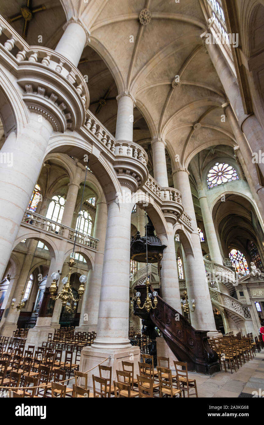 L interno della Chiesa Saint-Étienne-du-Mont, Parigi Foto Stock