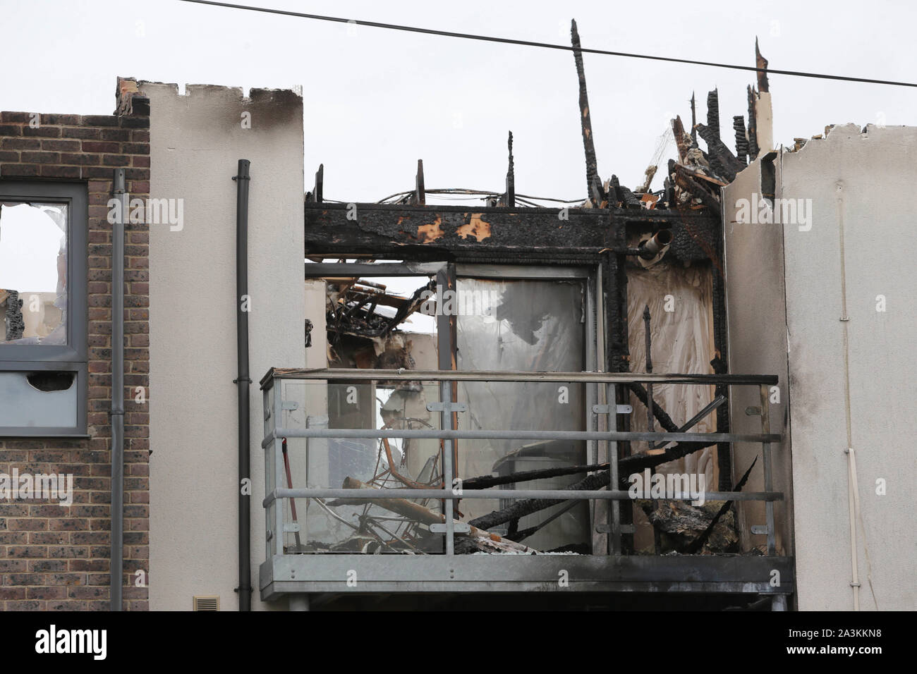 Bruciato il blocco di appartamenti a Brighton East Sussex. Nessuno è stato ferito o ucciso nel fuoco. Foto Stock