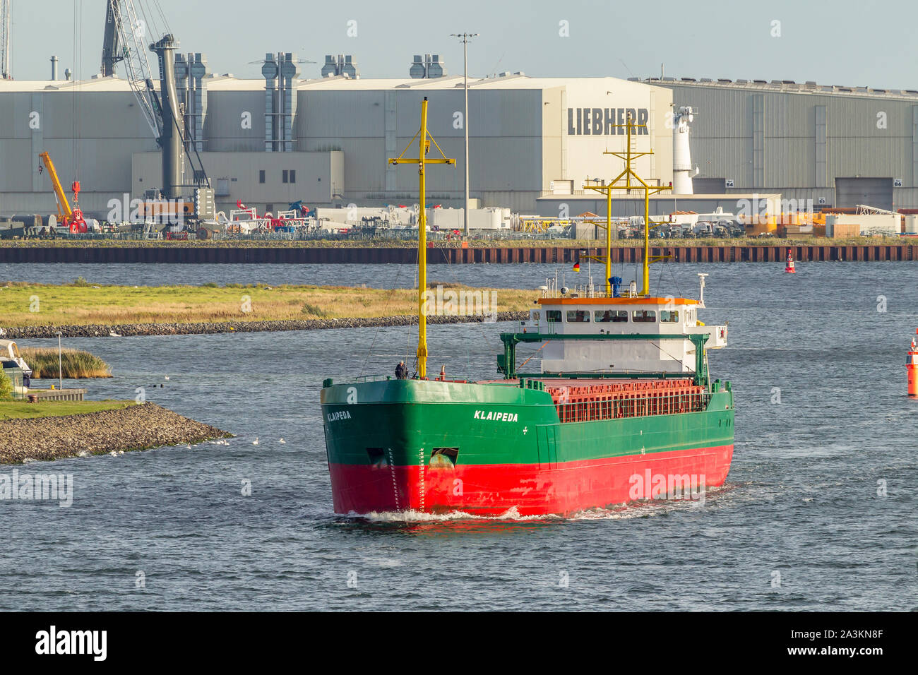 Klaipeda una nave da carico generale, IMO: 9106584 dalla Lituania di lasciare il porto di Warnemunde, Germania, Foto Stock