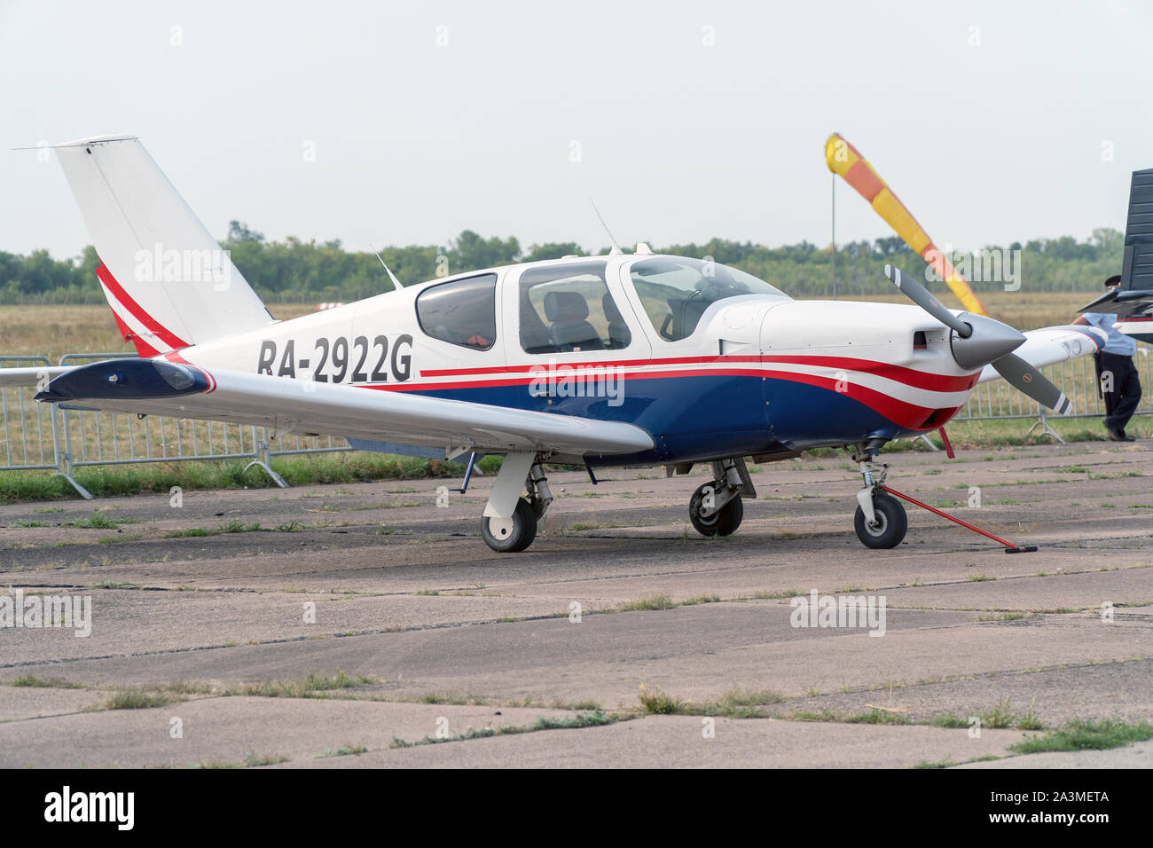 Samara, Russia - Agosto 17, 2019: Luce sport aeromobili parcheggiati al aérodrome nel parcheggio Foto Stock