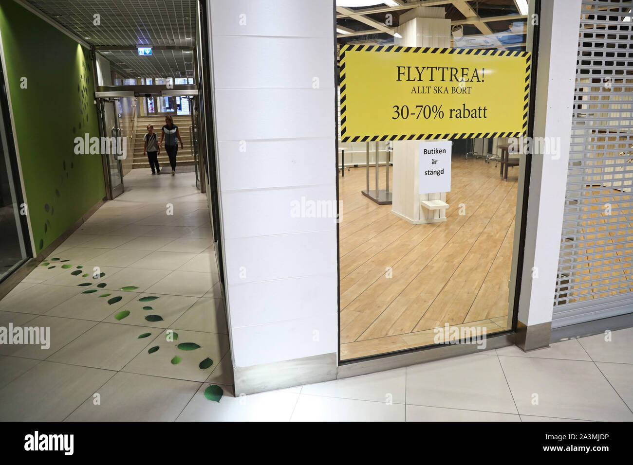 LINKÖPING 20190815En tom galleria i Linköping. Butiker som upphört eller flyttat/ un vuoto mall a Linköping. I negozi che hanno cessato o spostato. Foto Jeppe Gustafsson Foto Stock