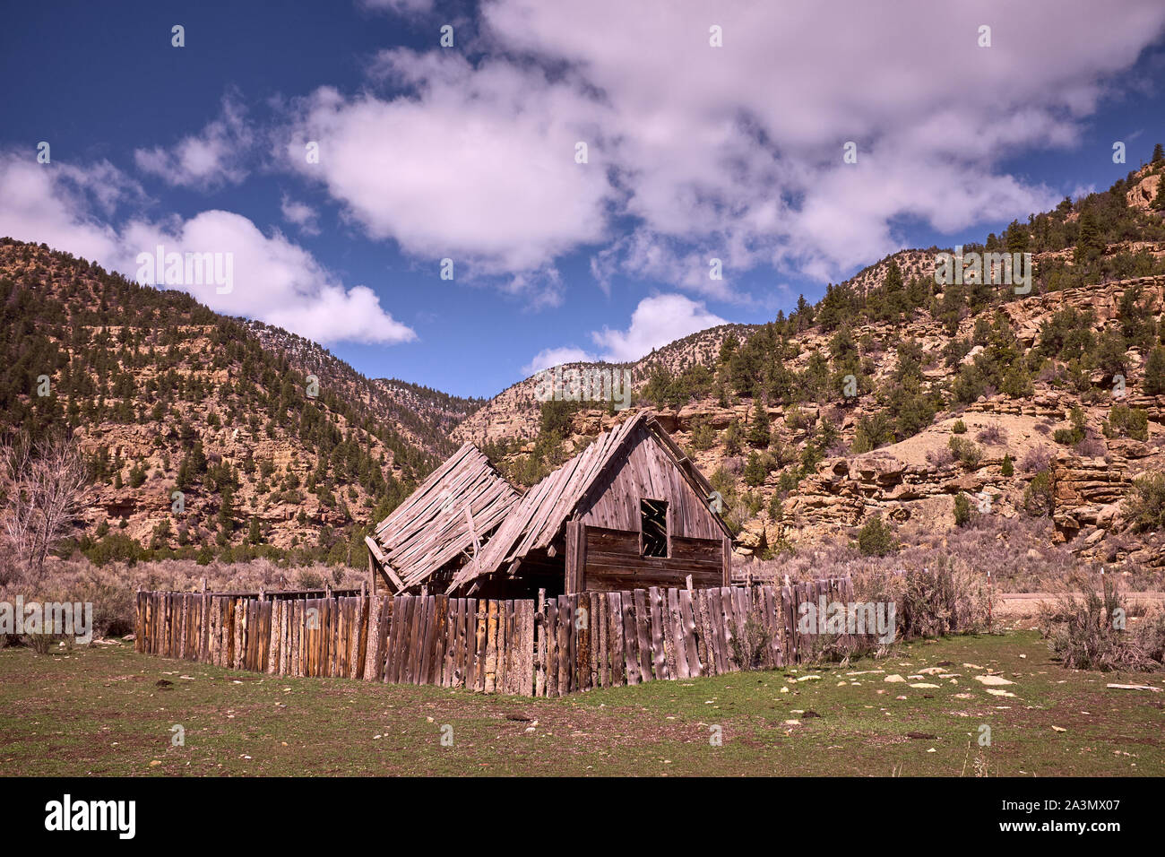 Un fienile abbandonati in Nine Mile Canyon dello Utah, Stati Uniti d'America Foto Stock