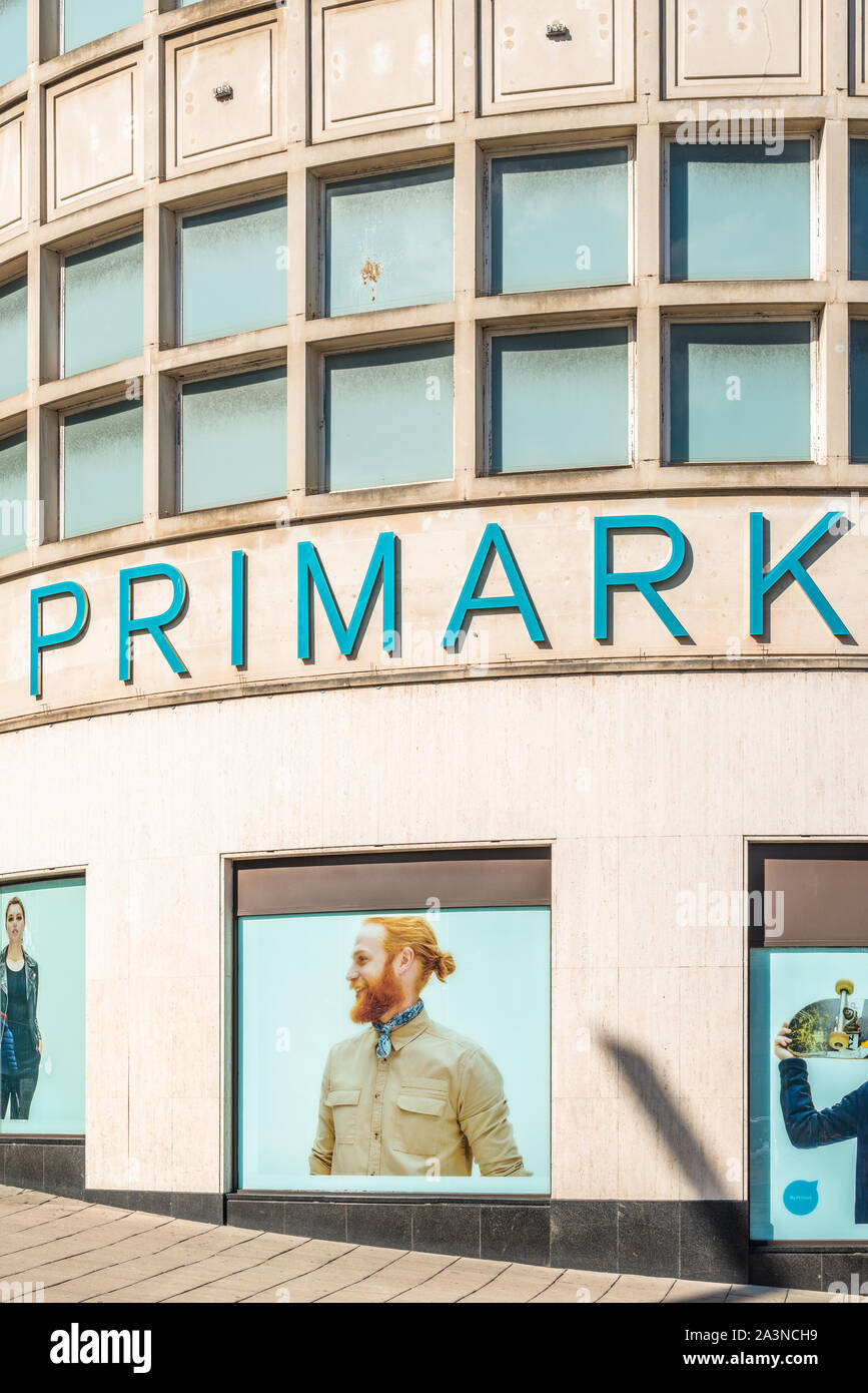 Il Horsefair, Broadmead, Bristol, Regno Unito. Primark occupa questo 1955 department store edificio chiamato ora a Bristol HOF. Avon. In Inghilterra. Regno Unito. Foto Stock