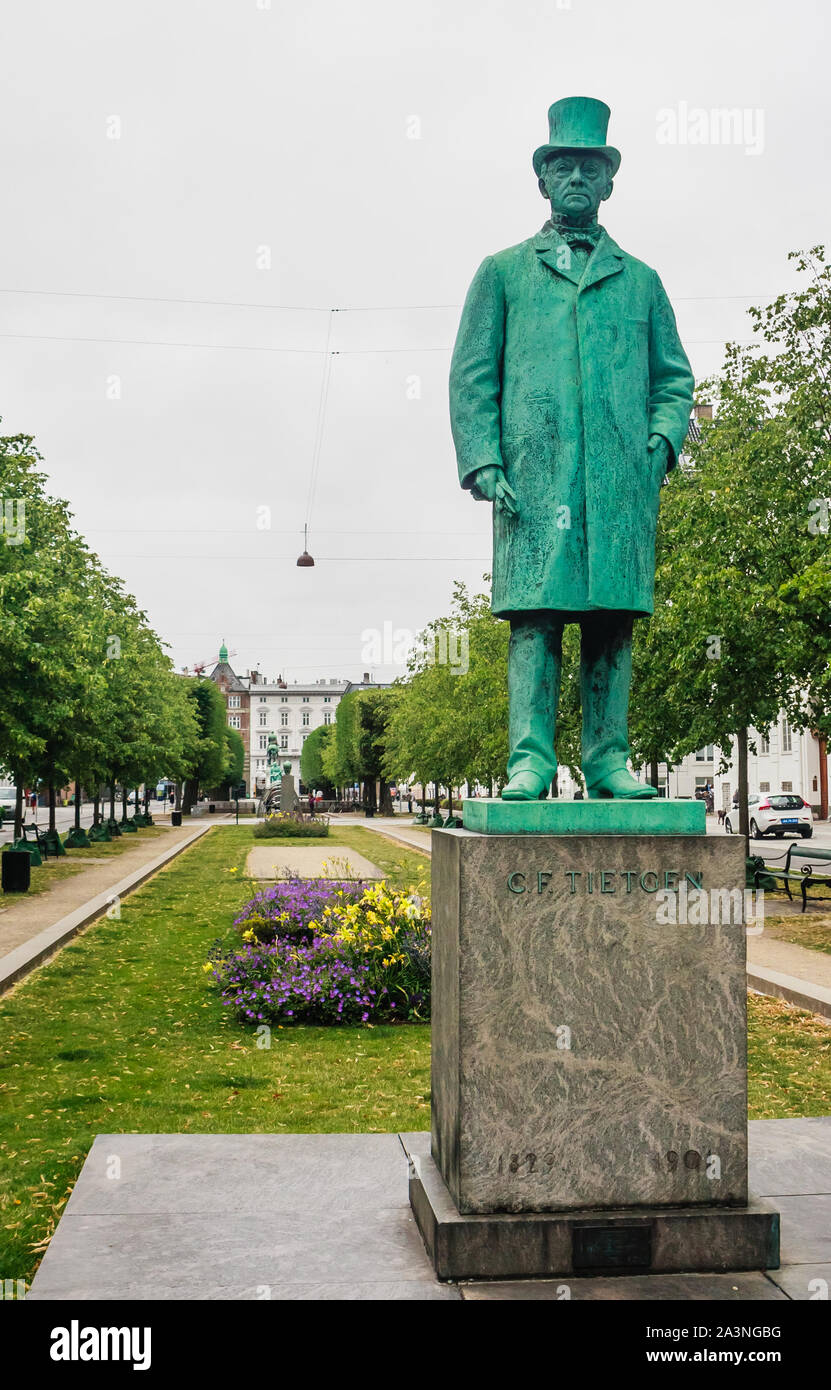 La statua di C. F. Tietgen in San Annae posto. Copenhagen. La Danimarca. Europa Foto Stock