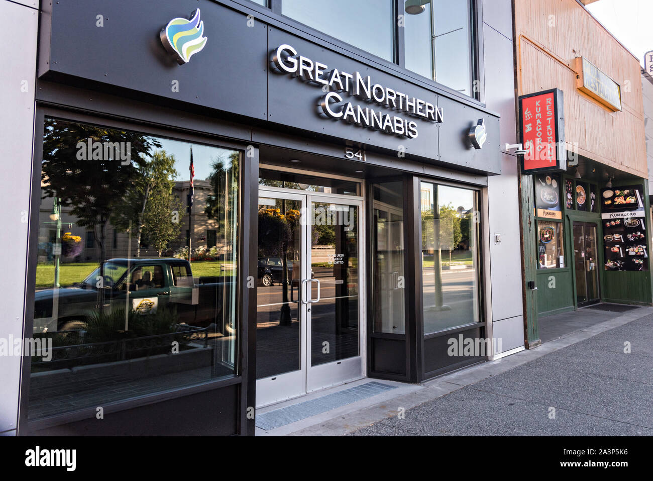 Il Grande Nord Shop Cannabis lungo la quarta Avenue nel centro cittadino di Anchorage in Alaska,. Attività ricreative e l'uso medico della cannabis è legale in Alaska. Foto Stock