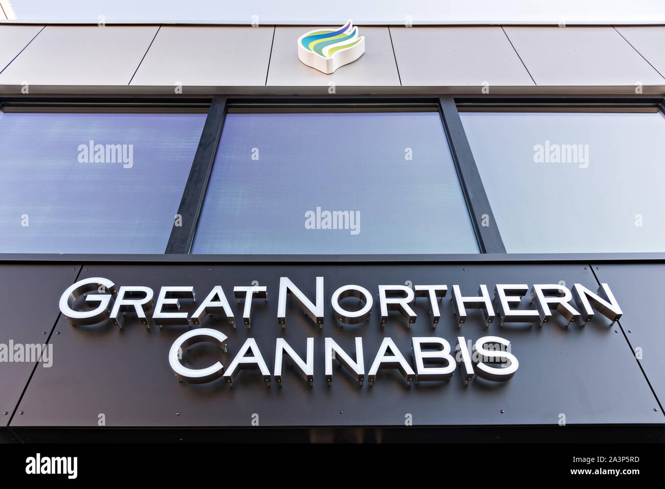 Il Grande Nord Shop Cannabis lungo la quarta Avenue nel centro cittadino di Anchorage in Alaska,. Attività ricreative e l'uso medico della cannabis è legale in Alaska. Foto Stock