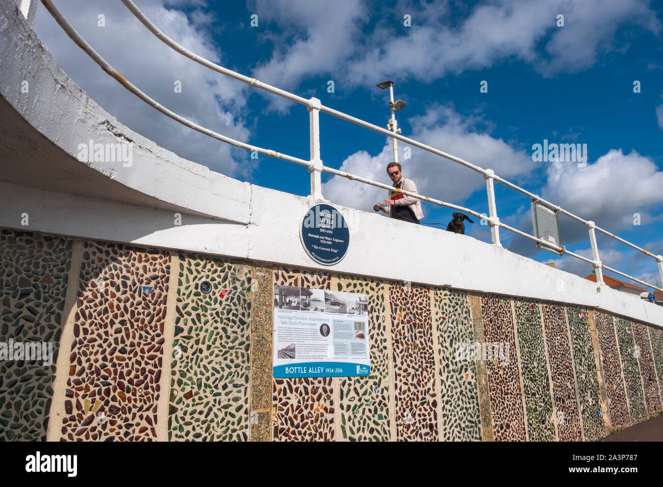 L'ingresso alla bottiglia vicolo, St Leonards-on-Sea, Hastings, East Sussex, Regno Unito Foto Stock