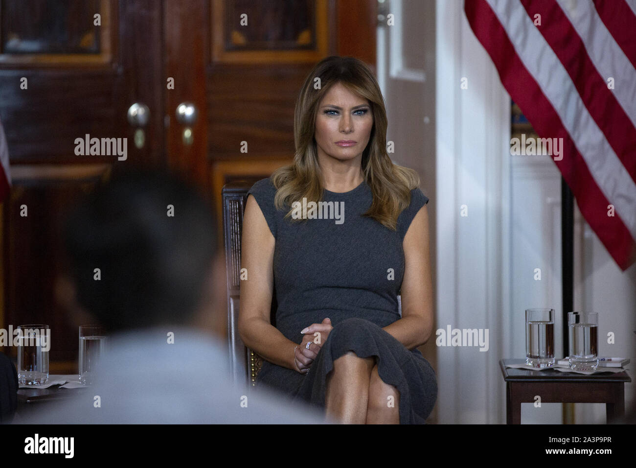 Washington, Distretto di Columbia, Stati Uniti d'America. 9 Ott, 2019. La first lady Melania Trump tiene una sessione di ascolto con la gioventù della verità iniziativa, età da 13 a 18, alla Casa Bianca di Washington, DC, Stati Uniti il 9 ottobre 2019. Credito: Stefani Reynolds/CNP/ZUMA filo/Alamy Live News Foto Stock