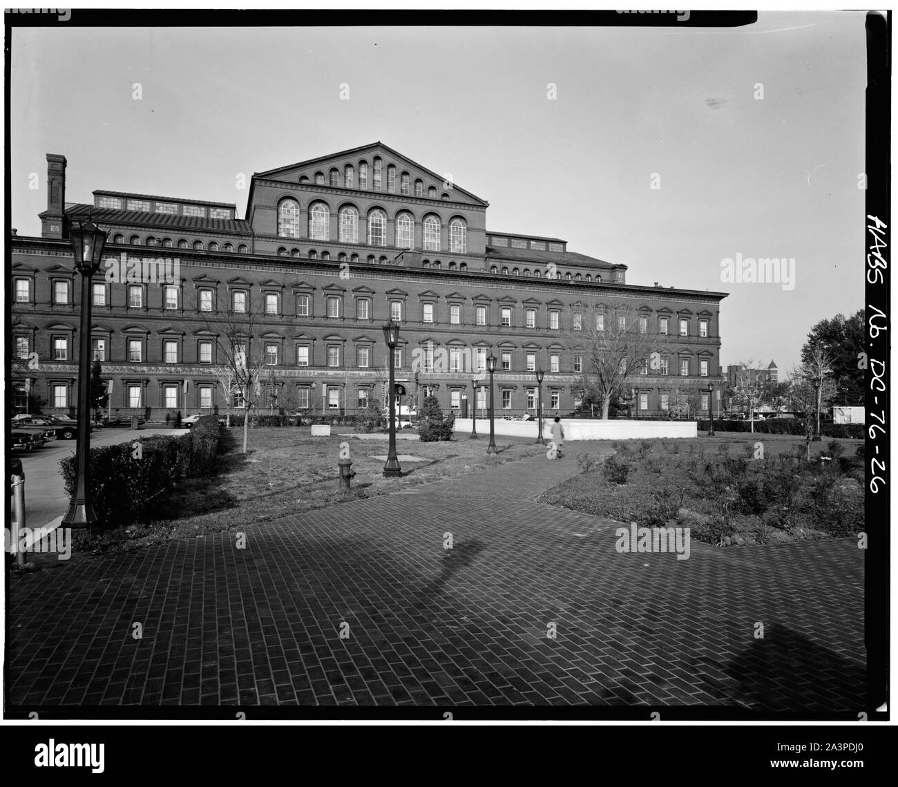 Interno, corte centrale, guardando ad ovest inglese: 26. Facciata sud - Pension Edificio, 440 G Street Nordovest, Washington, Distretto di Columbia, DC Foto Stock