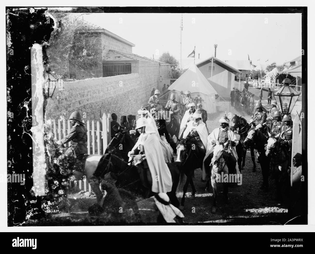 Visita di Stato a Gerusalemme di Guglielmo II di Germania nel 1898. L'imperatore lasciando camp. Foto Stock