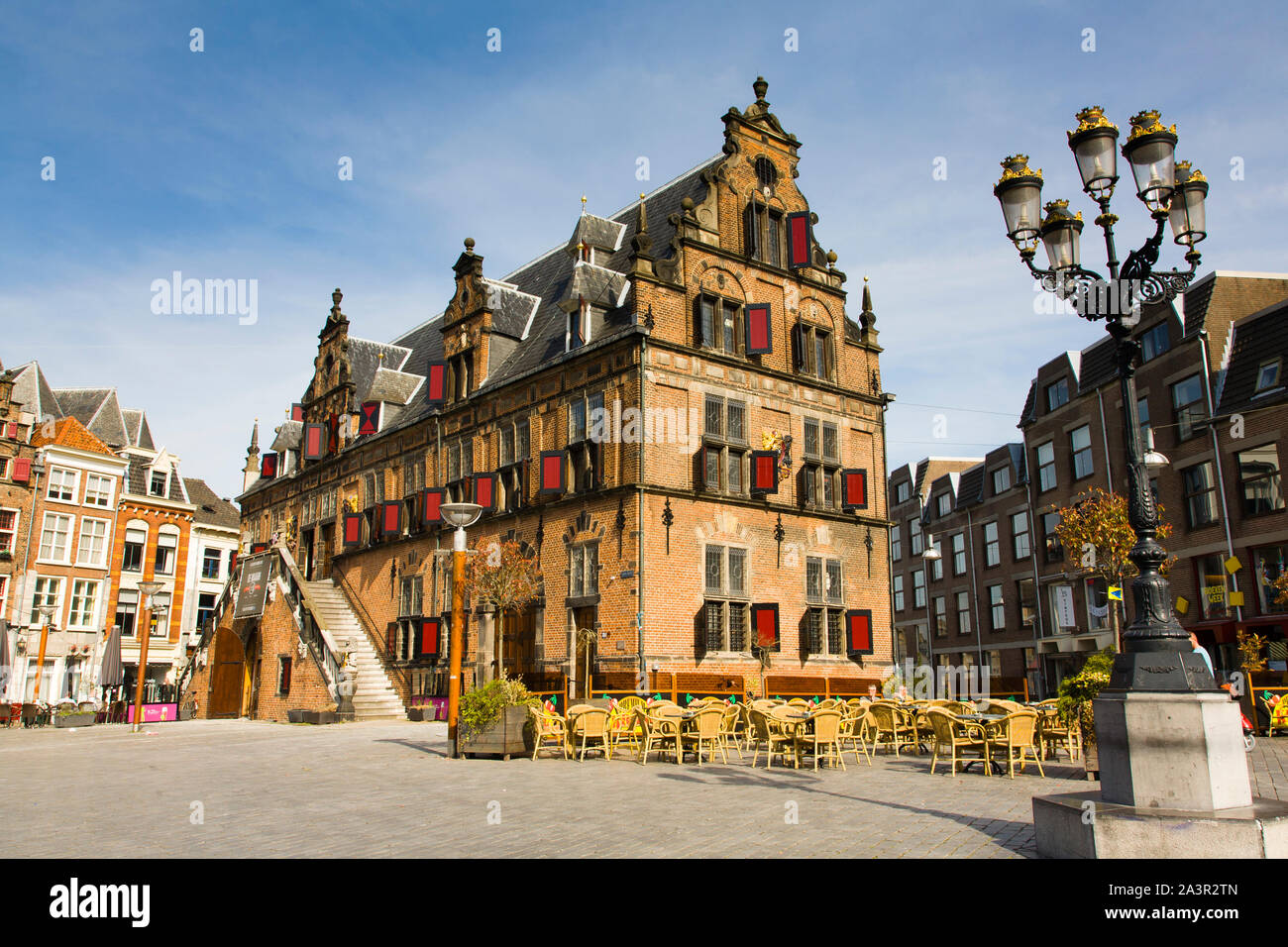 Waag o Waaghouis, pesare la casa è stata costruita nel 1612 nella piazza principale di Nijmegen. Foto Stock