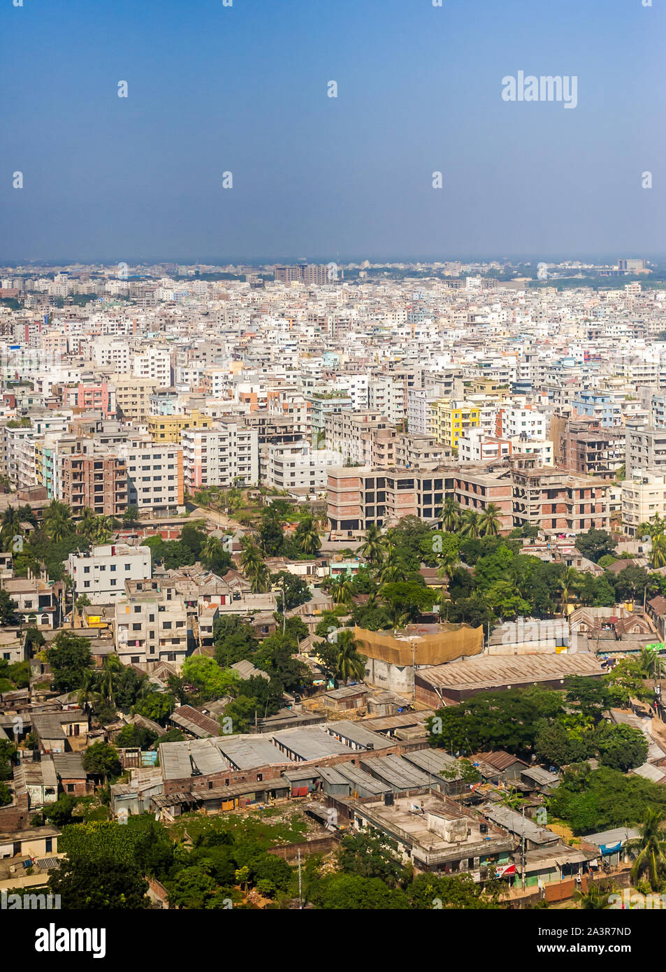 Dacca in Bangladesh, 10 Nov 2011: vista aerea ad alta densità di capitale. Foto Stock