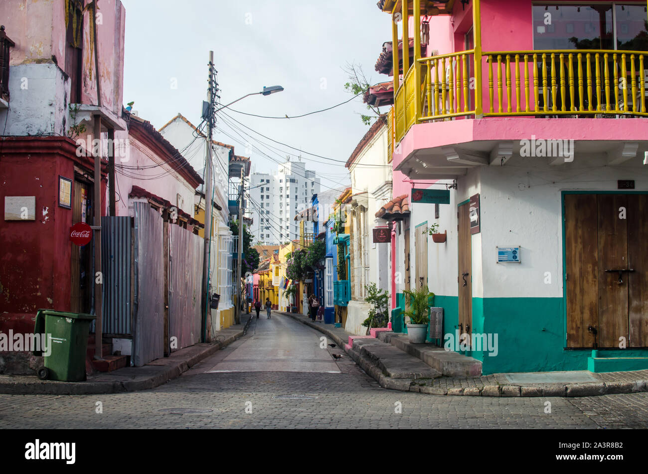 Eartly mattina per le strade della città murata di Cartagena Foto Stock