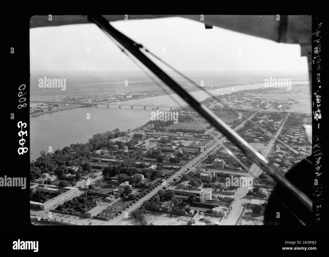 Il Sudan. Il governo di Khartoum. Vista aerea. Il governo di Khartoum, Nilo e R.R. [Cioè, railroad] bridge Foto Stock