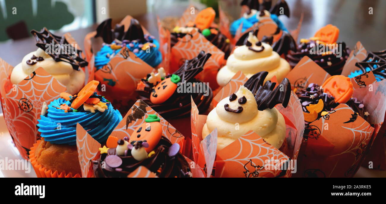 Halloween tortine decorate con dolci Foto Stock