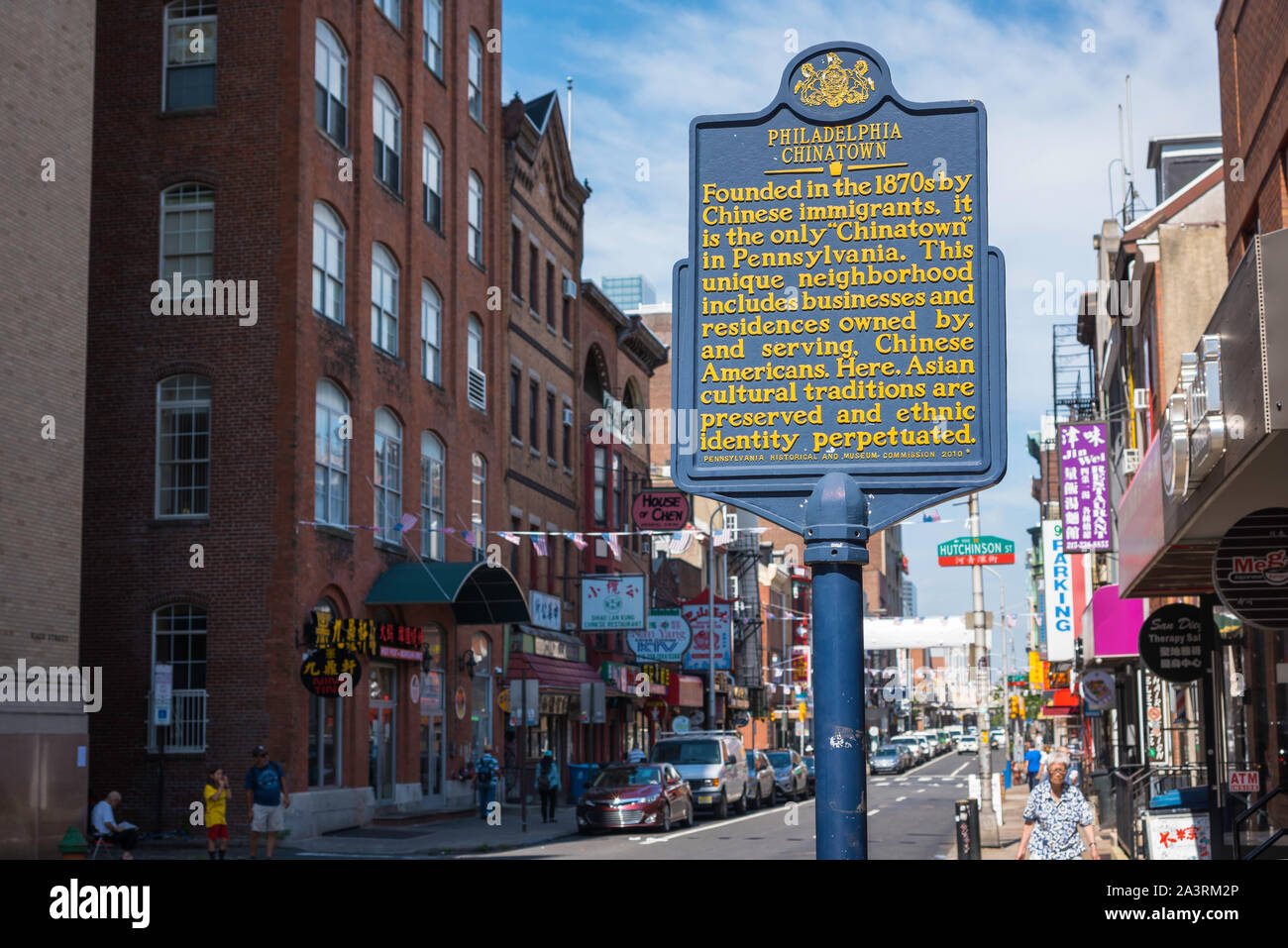 Philadelphia Chinatown, in vista di una città di Filadelfia segno del patrimonio situati all'entrata dell'area di Chinatown della città, Pennsylvania, PA, Stati Uniti d'America Foto Stock