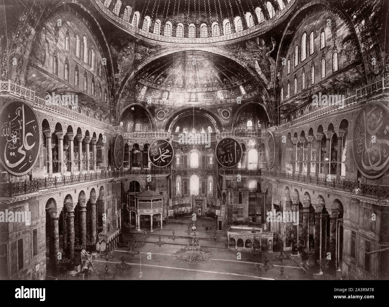 Interno della moschea Ayasofya, originariamente la chiesa di Hagia Sophia, Istanbul. Foto Stock