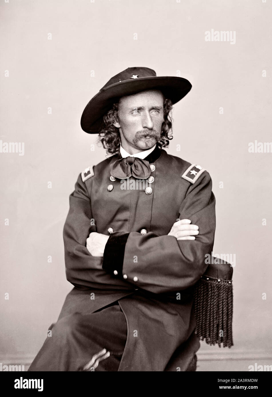 George Armstrong Custer (1839 - 1876) era un esercito degli Stati Uniti officer e comandante di cavalleria nella Guerra Civile americana e l'Americano Guerre indiane. Foto Stock