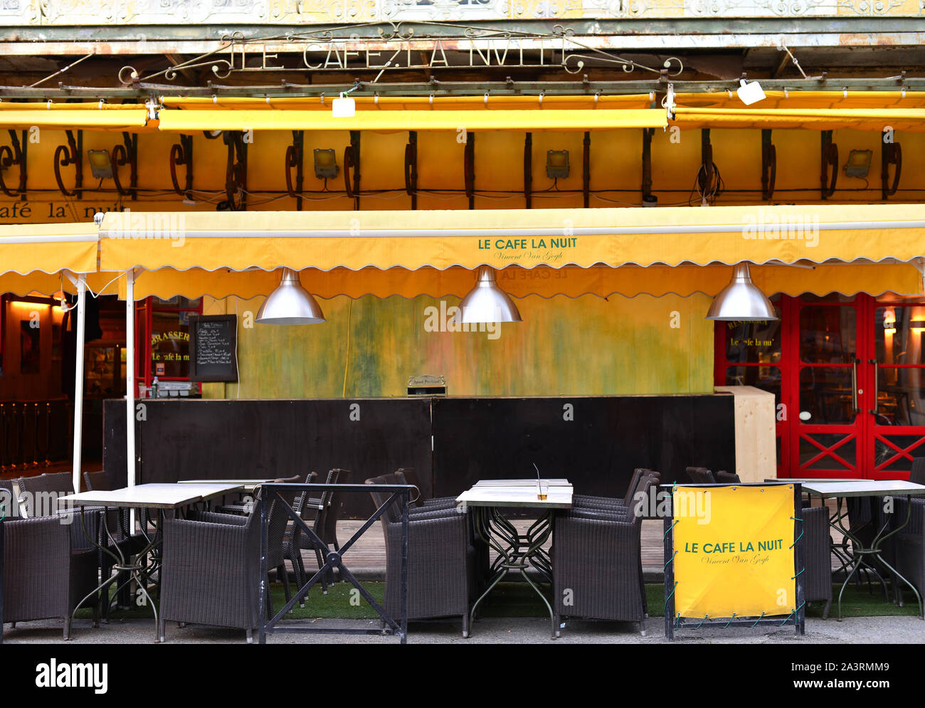 Le Cafe La Nuit in Arles. Provenza, Francia. Foto Stock
