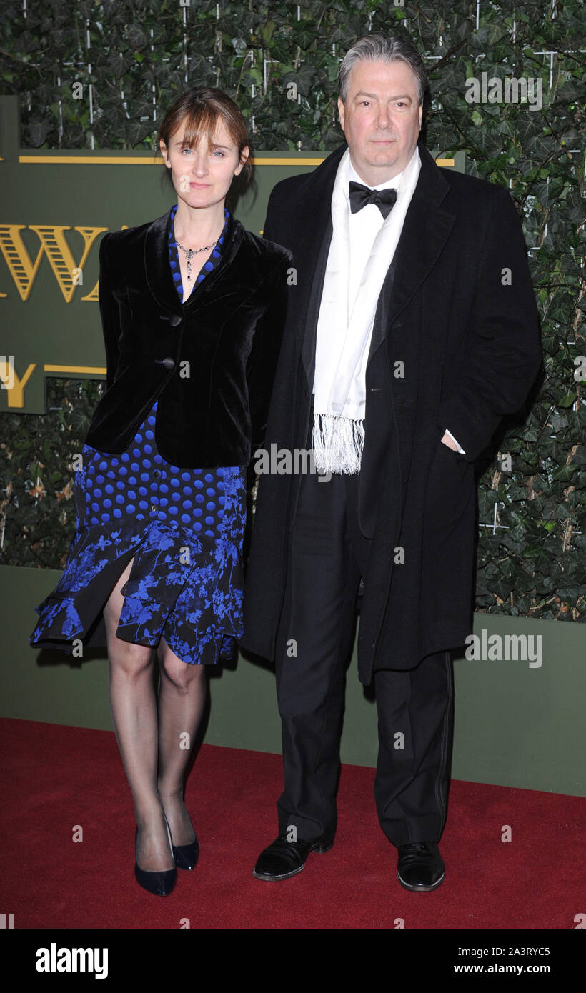 Foto deve essere accreditato ©Kate verde/Alpha premere 079965 22/11/2015 Roger Allam e Rebecca Saire il 2015 Evening Standard Theatre Awards il taglio di Londra Foto Stock